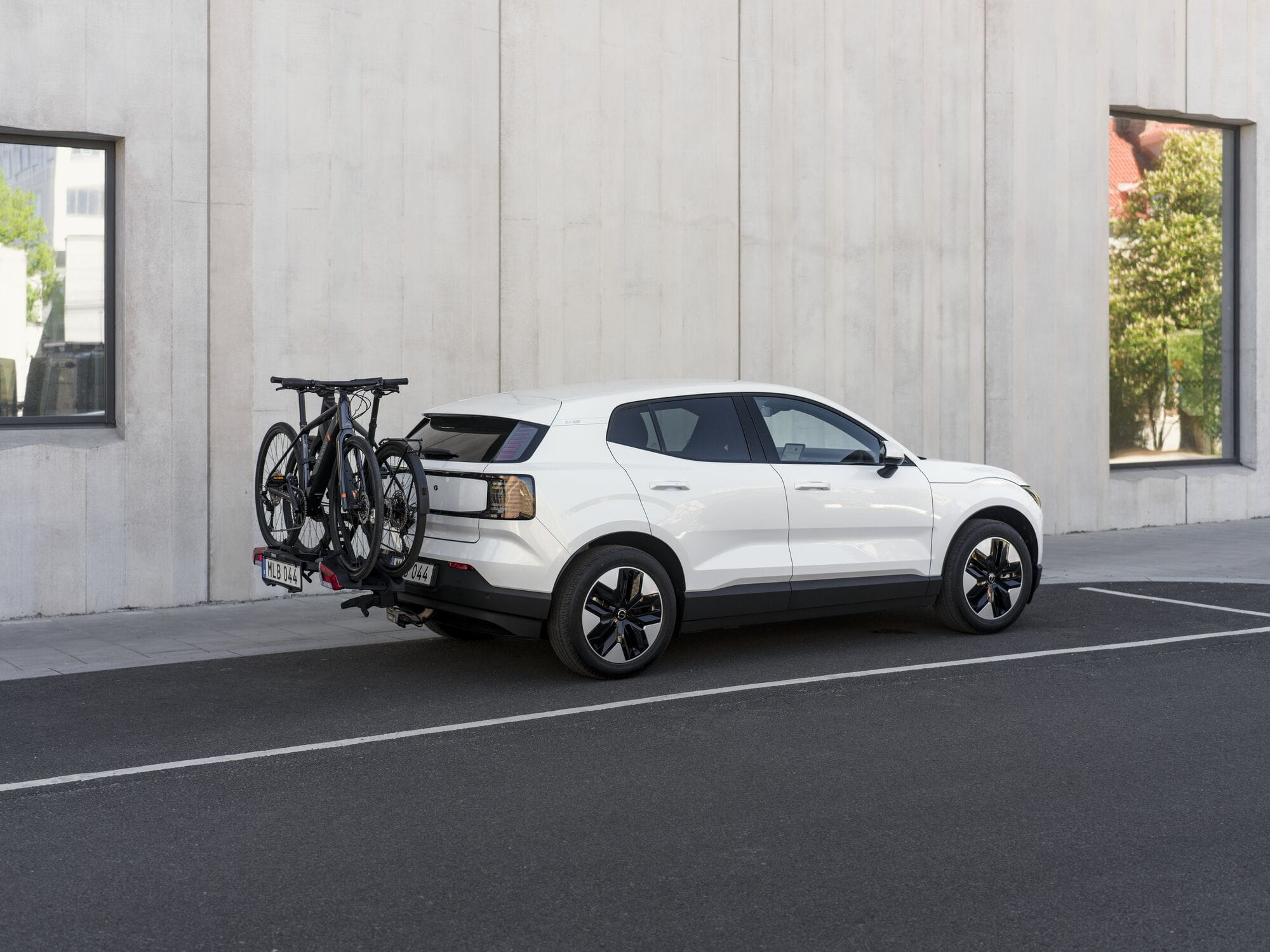 Thule OutPace 2-Bike Towball Carrier 13-Pin
